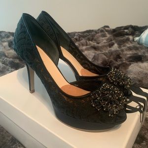 LIKE NEW! Nine West Lace Pumps